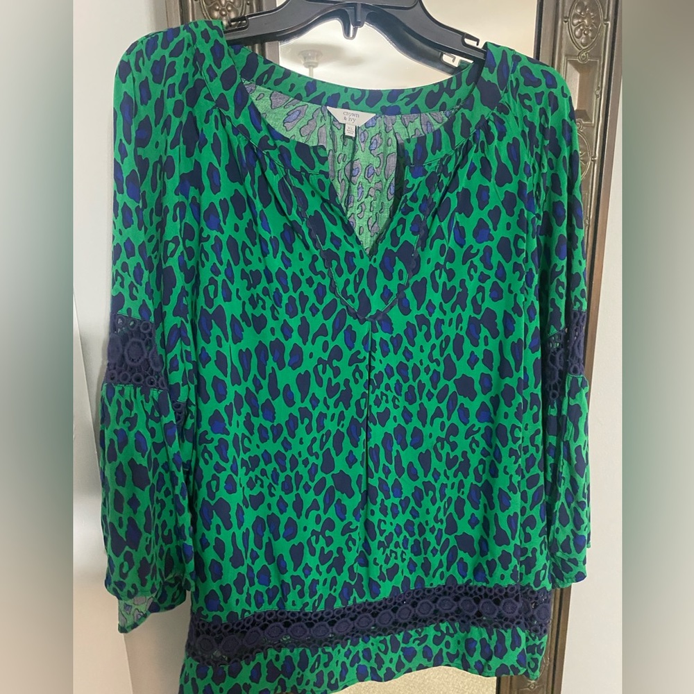 Crown and Ivy blouse